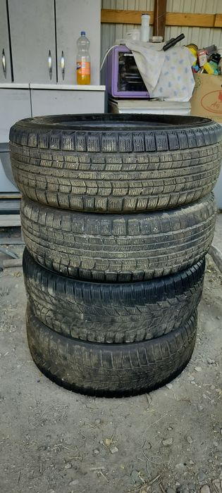 Продам резину 215/60/16