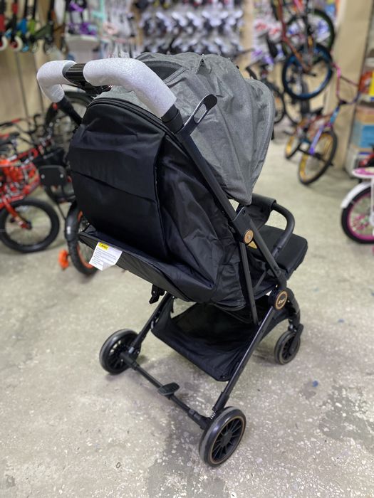 Коляска простой и раскладной