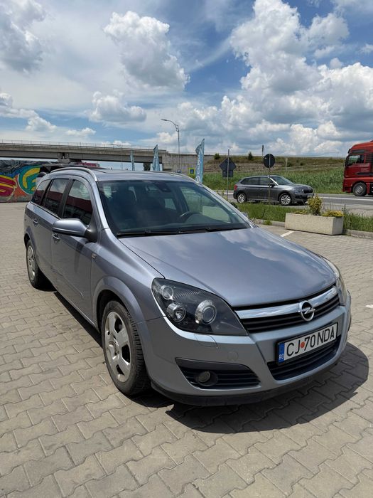 Opel Astra H | 1.9 diesel | Incalzire scaune, trapa, senzori de parcare