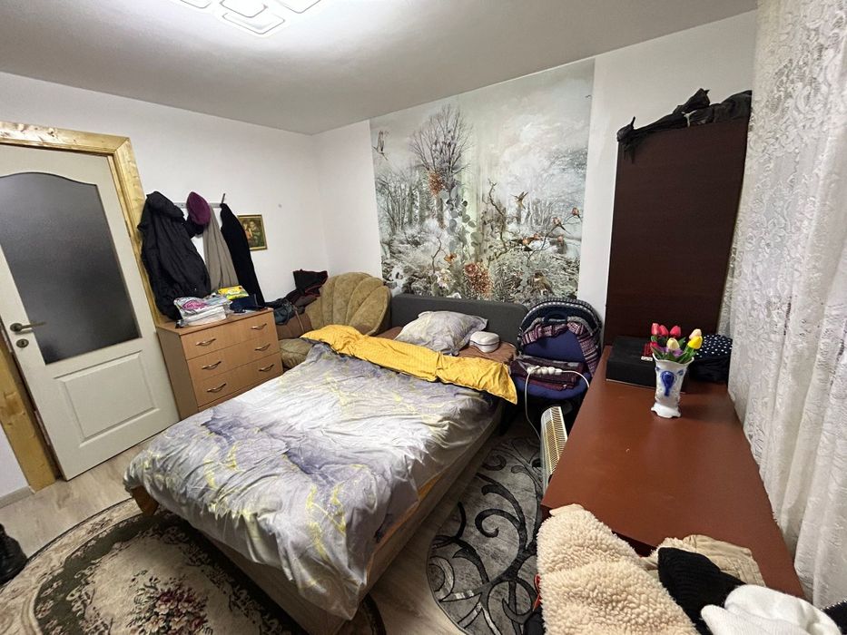 Vând,camera cămin parter,are baie și bucatarie