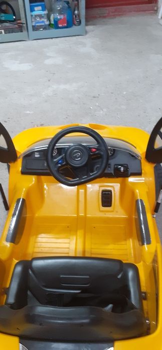 Masinuta electrica meclaren