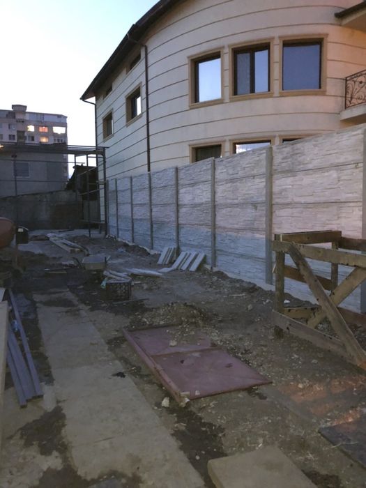 Gard /Beton/Stalpi/