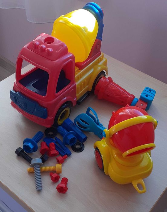 Детско камионче бетоновоз