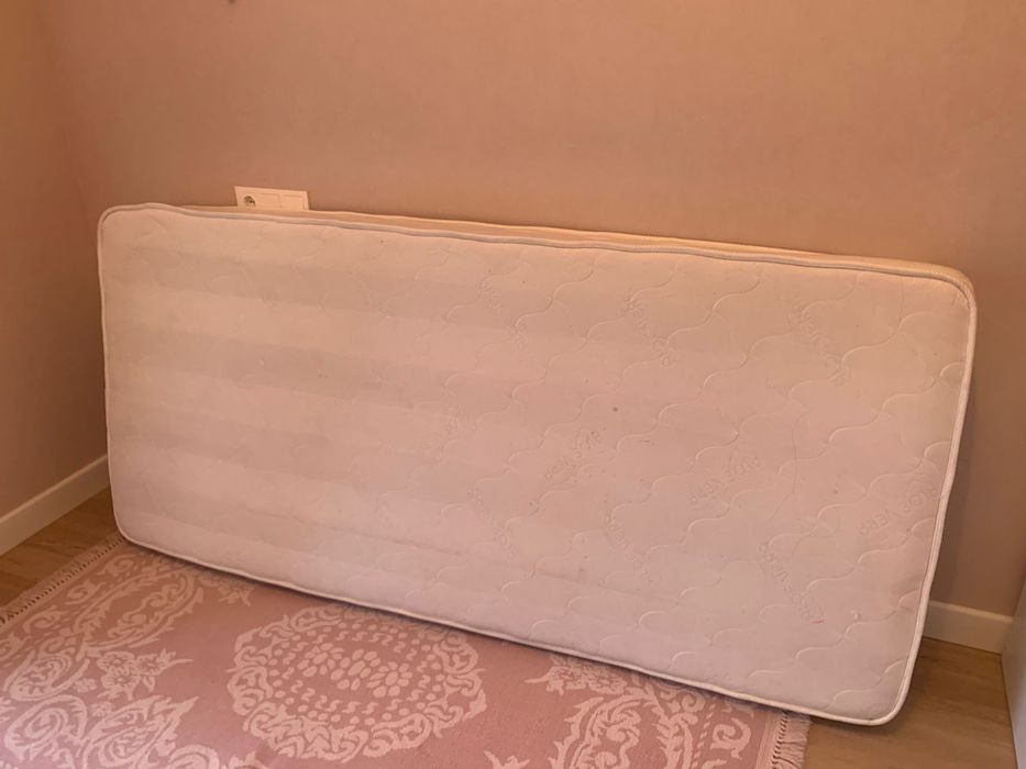 Продам матрас 90×200