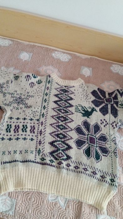 Дамски вълнени блузи с дълъг ръкав