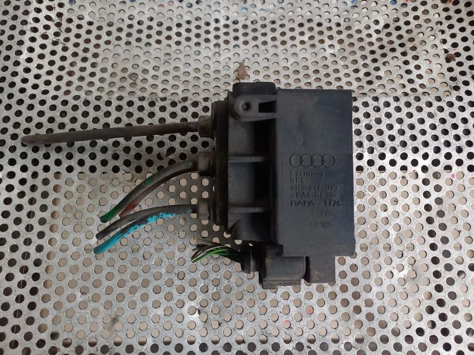Bloc Valve Suspensie Pneumatica Audi A8 4H D4 A6 C7 A7 Original 94.000 Km An 2010-2011-2012-2013-2014-2015-2016-2017 Cod 4H0616013 Dezmembrez Audi A8