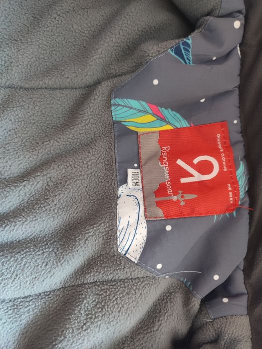 Продам зимний комбинезон на девочку