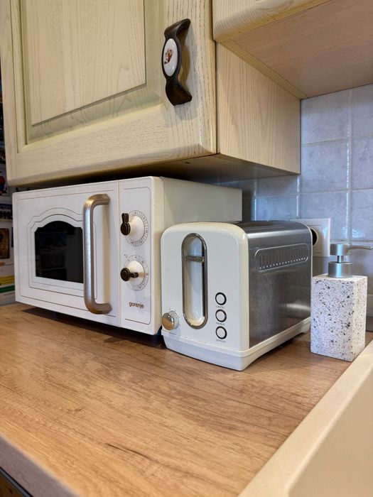 Кухня от масив с уреди Bosch и Gorenje – 3.30 м