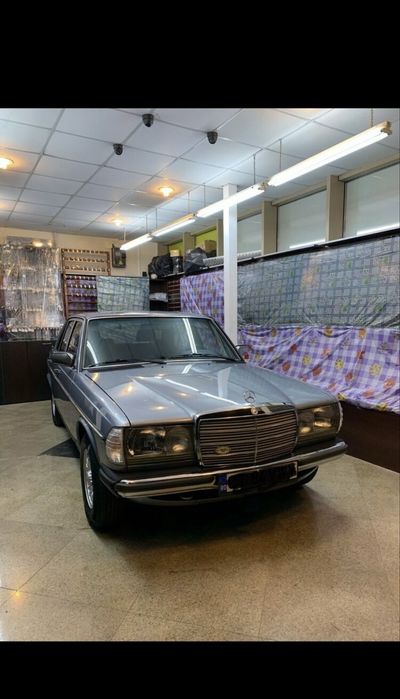 Mercedes W123 200 Benzina Automat