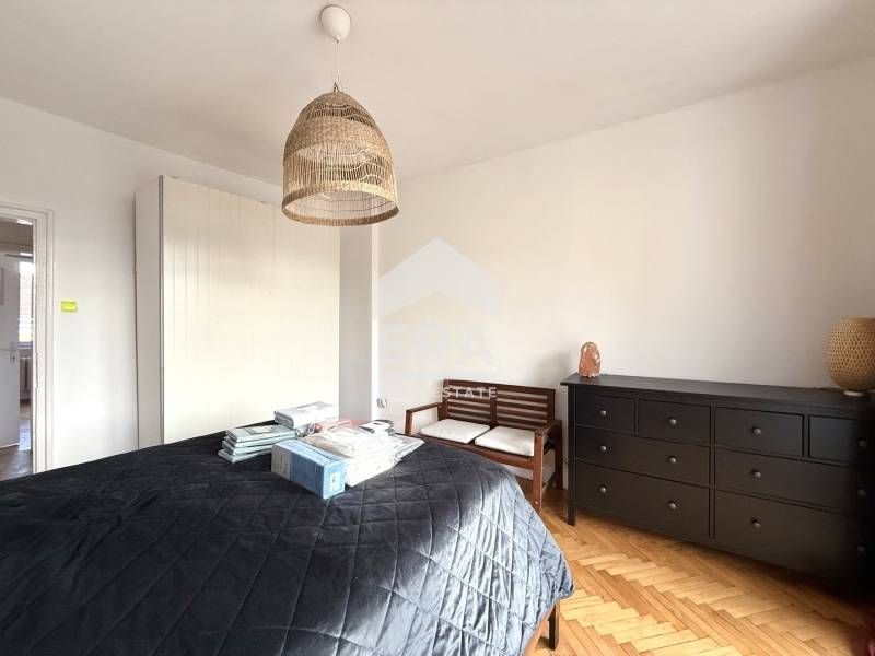 Апартамент до площад "Славейков" и ул. "Раковска"