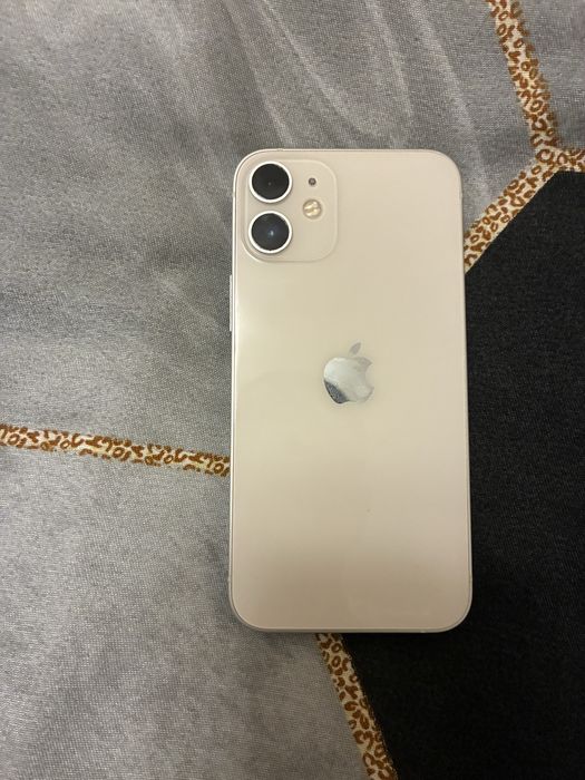 Iphone 12mini капамитет 74% във перфектно състояние