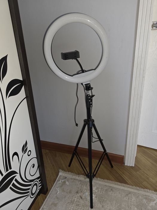 Кольцевая лампа со штативом