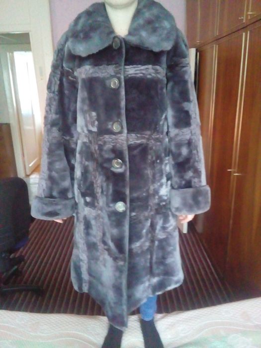 Шуба женская, мутон с норкой.