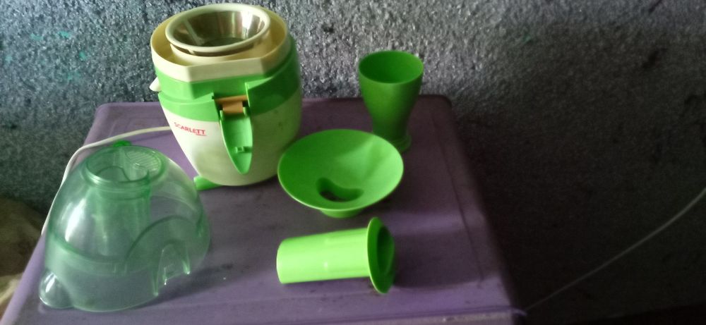 Продам срочно соковыжималку