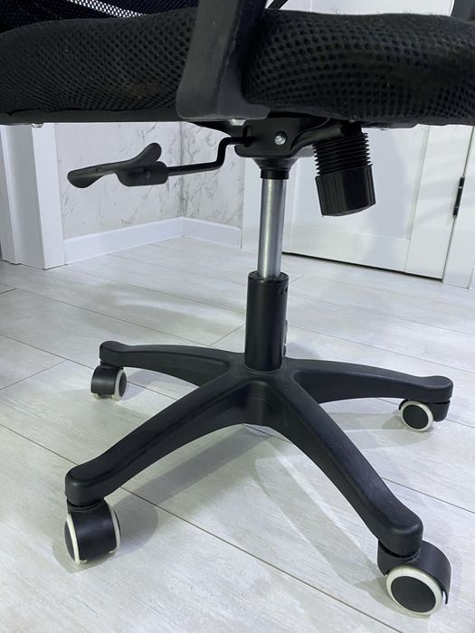 Продам Кресло офисное