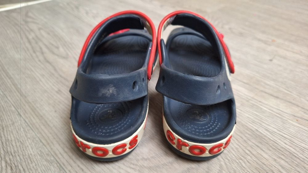 crocs сандалии и тапки