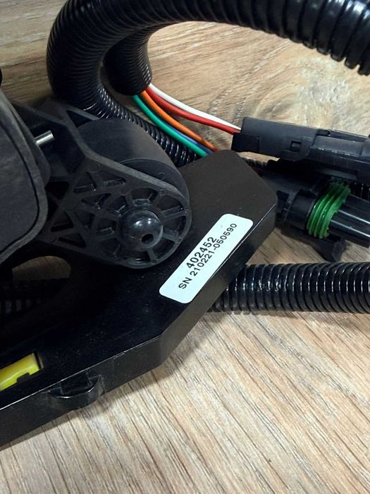 Электронная педаль акселератора Williams Controls.