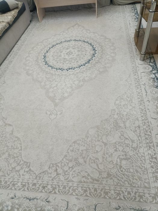 Ковры в хорошем состоянии.