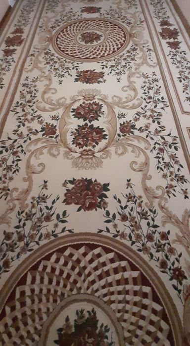 Продаётся ковёр в хорошом состояние