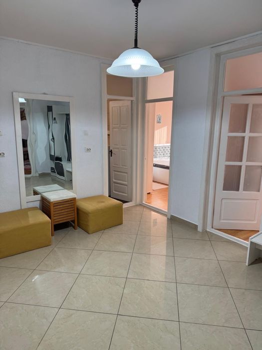 Închiriez apartament 4 camere – 100 mp – Str. Ecaterina Teodoroiu nr. 9