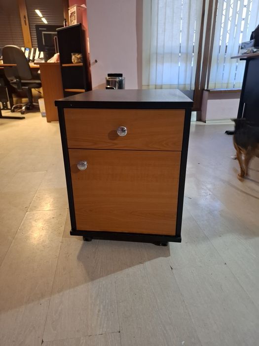 Разпродажба офис мебели