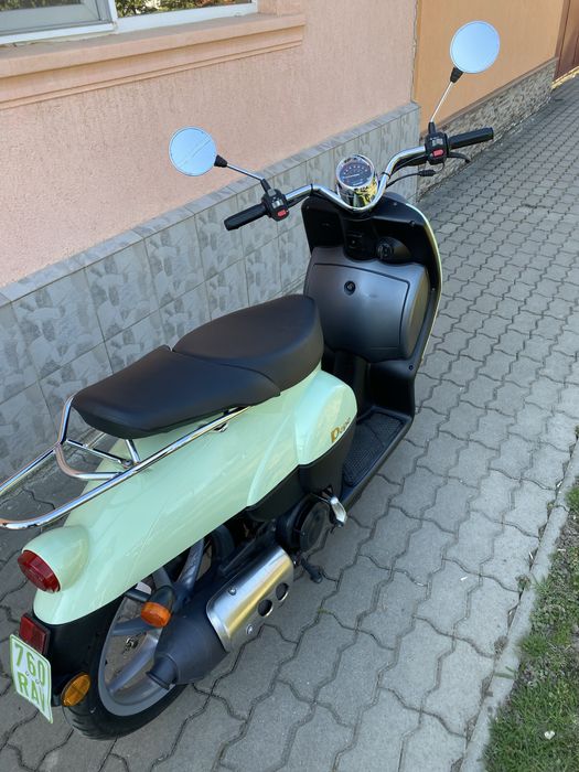 Moto  RETRO SCUTER benelli 9000 km impecabil