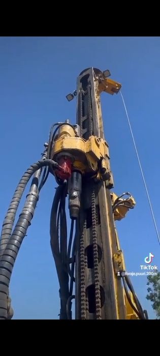 Instalație Foraj Completă 80m prajini– John Deere 3050 + Pompă Cerna –