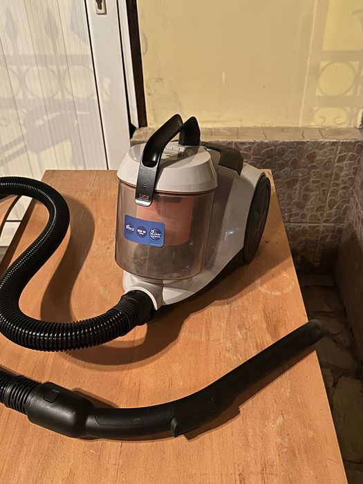 Прахосмукачка Philips серия 1000