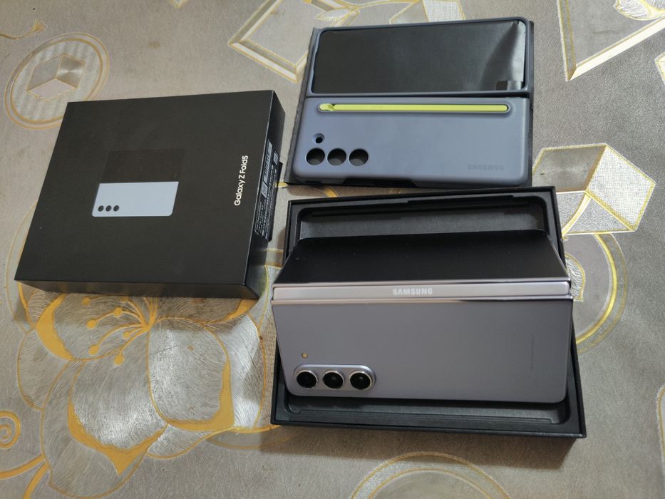 Samsung galaxy z fold 5