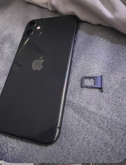 iPhone 11 заключен