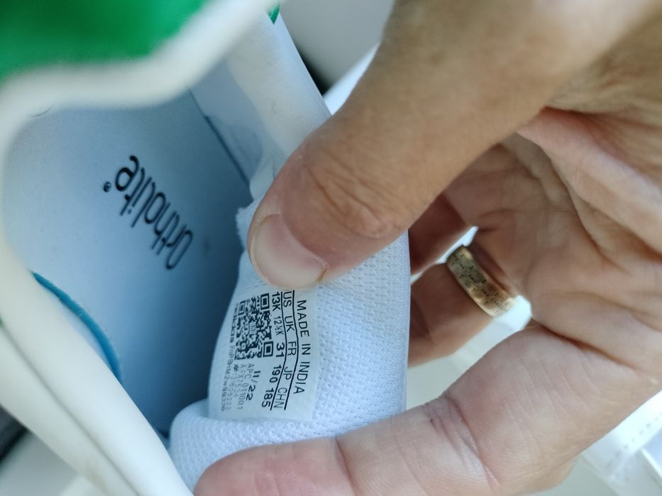 Vand adidasi Adidas, ghete Geox cu dinozauri, 50 Ron perechea, Nr 31