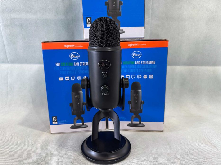 Настолен микрофон Logitech Blue YETI