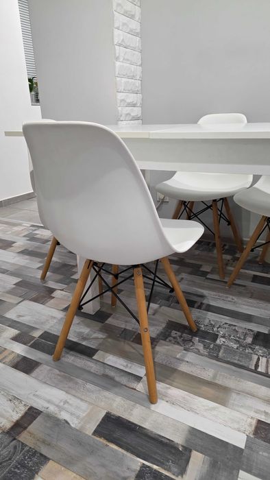 Маса със столове