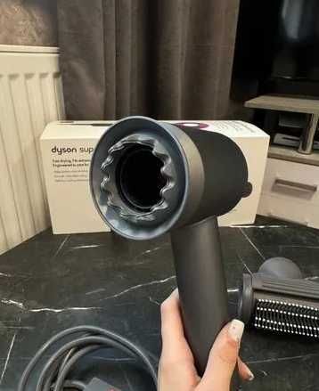 Фен Dyson Supersonic HD 15