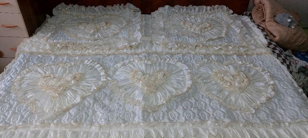 Продается новое свадебное покрывало,очень красивое!