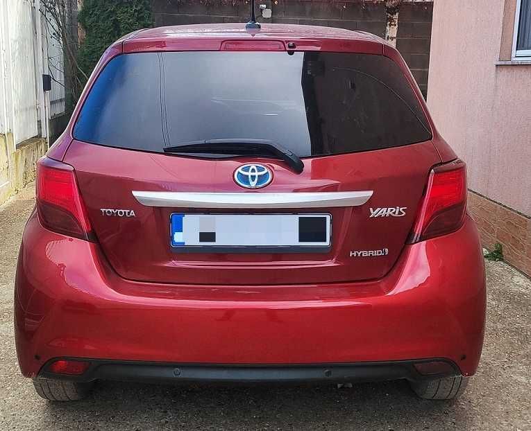 Продавам Toyota Yaris SwissTrend + Газова уредба