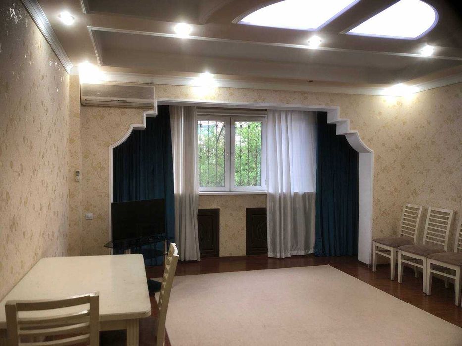 Сдам срочно в центре м Дружбы Народов 3/3/9 для аккуратных людей.