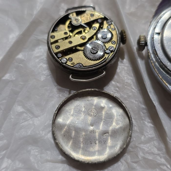 Часы всего 3 штук, Цена за все Часы.