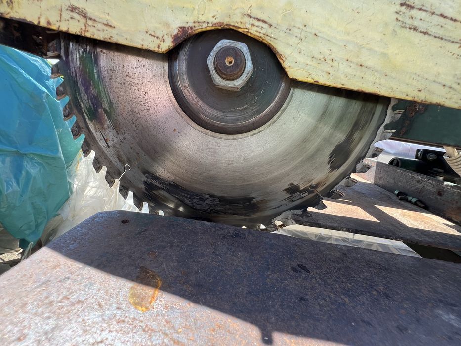 Fierastrau circular cu avans , mobil pe sine motor 3 kw SIEMENS