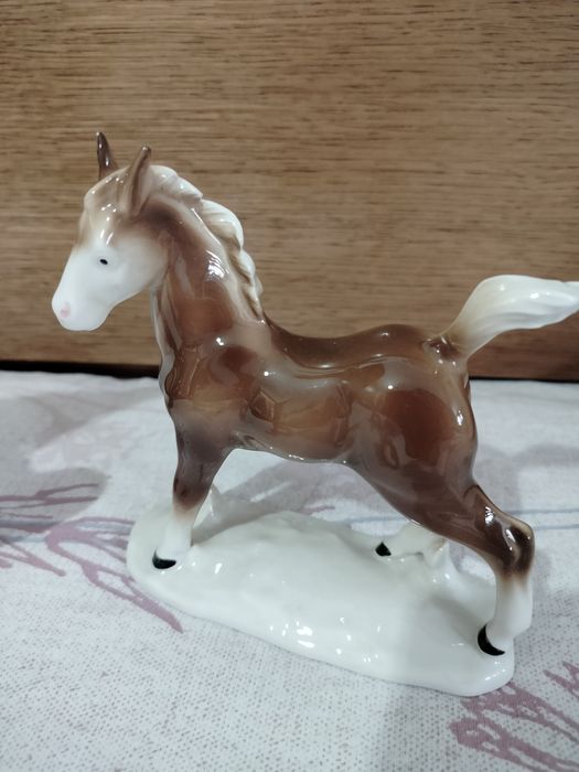 Bibelouri vechi in stare buna