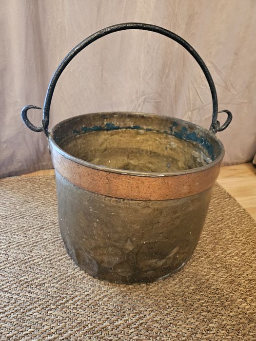 Galeata antichizata din alama si cupru