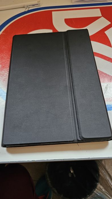 Таблет Samsung A8 с калъф клавиатура