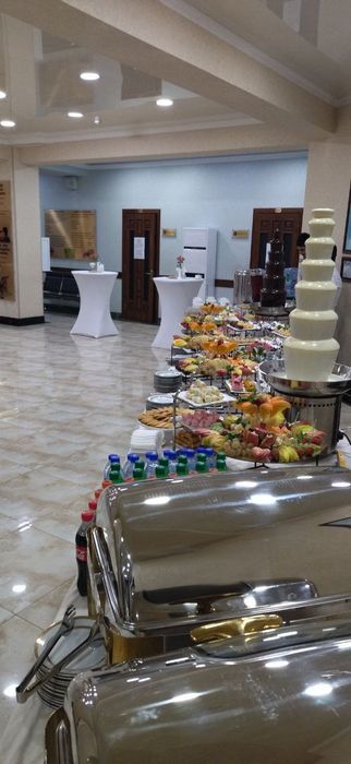 Furshet kofe breyk keytring Arenda stol stul koktelniy stol shvedskiy