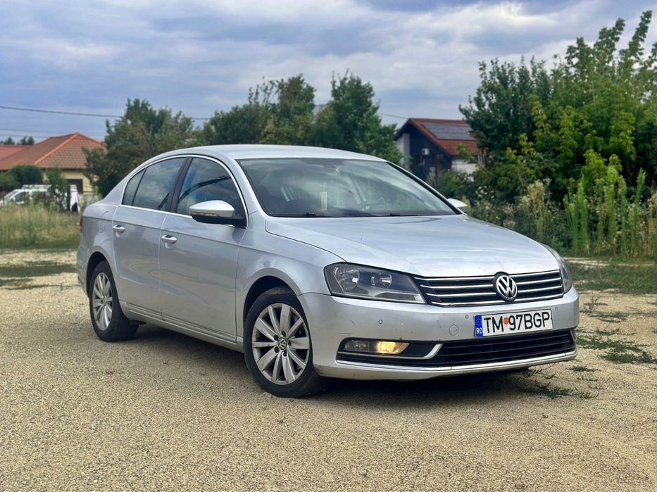 VOLKSWAGEN Passat