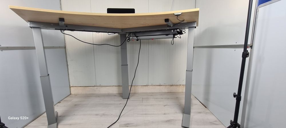 Немско бюро електрическо регулируем обзавеждане