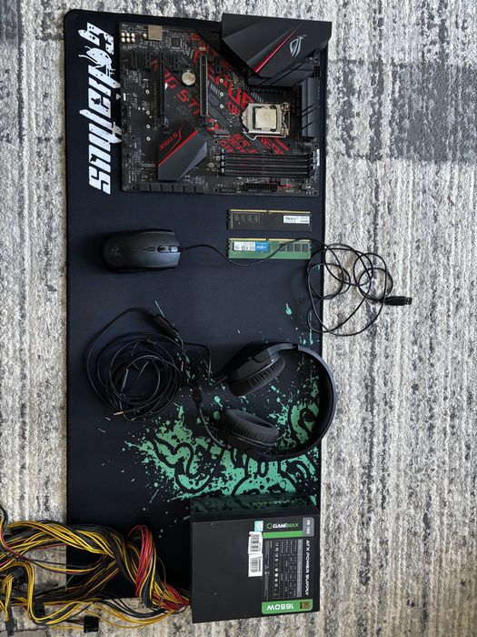 Материнская плата, блок питание , мышка , наушник , озу, процессор