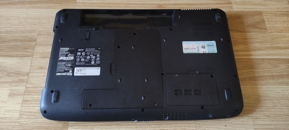 Carcasa completa + Balamale + Accesorii interne Acer Aspire 5738Z 5338