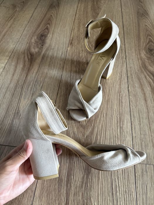 Продаются босоножки