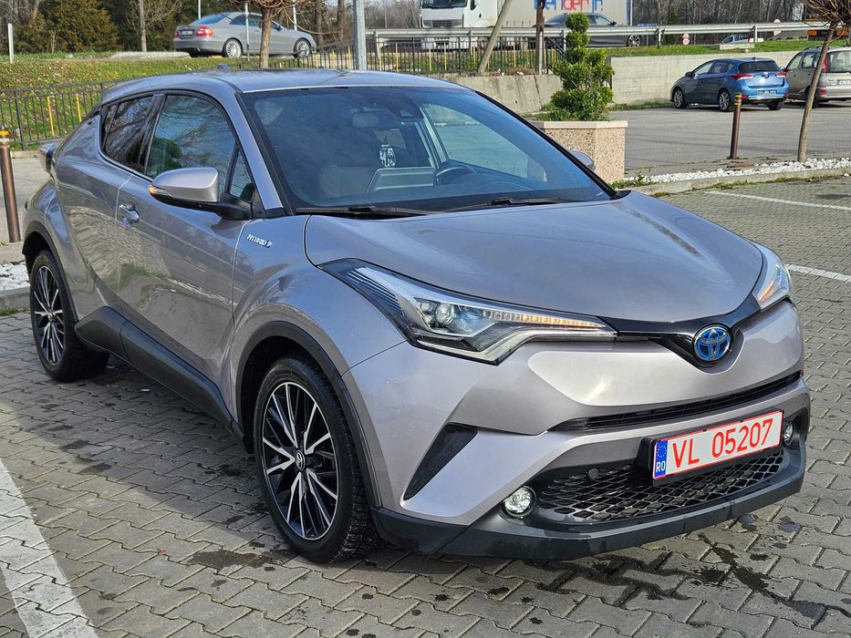 2018 Toyota C-HR hybrid, faruri LED, Keyless, Distronic, carte service