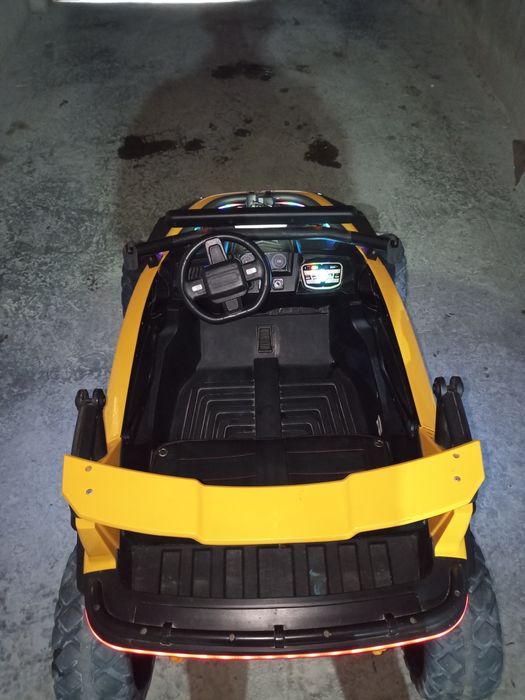 Bolalar moshinasi Jeep